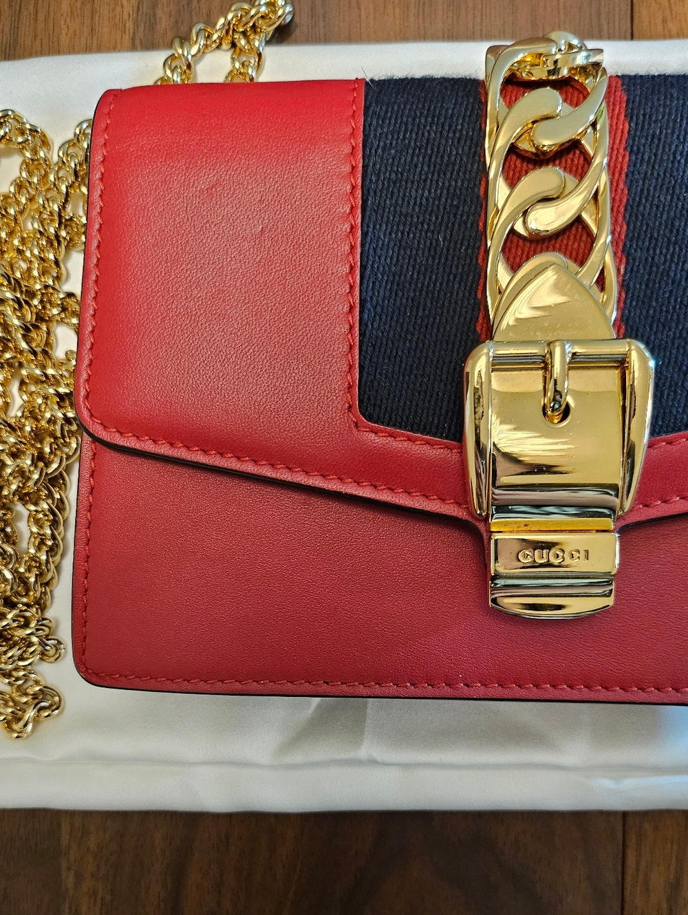 GUCCI Super Mini Sylvie Clutch/Crossbody - Red - Picture 13 of 14